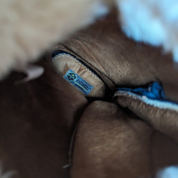 Khombu faux fur waterproof boots size 8 - Picture 8 of 8